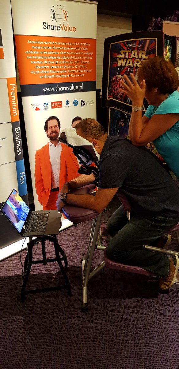 erolkutuk's tweet image. Wil je ook stoel massage... kom jij langs naar ShareValue stand #SPSNL18 #sharevalue