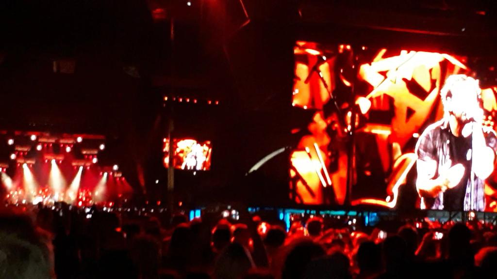 DavDavv's tweet image. #pearljam #pjlive2018 #liveinmilan
