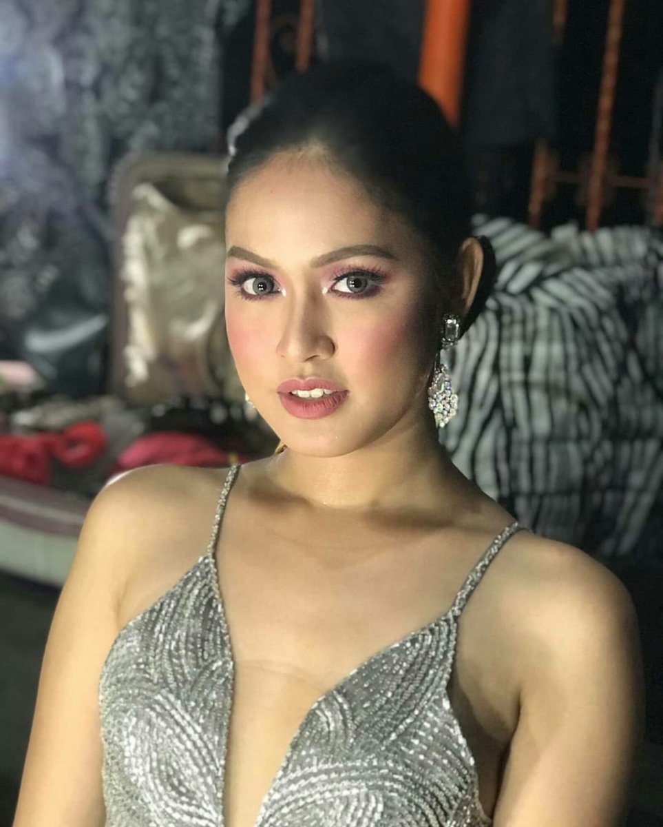 jhoeseoki's tweet photo. CAN WE ALL SHUT UP AND JUST APPRECIATE LARS PACHECO'S ETERNAL BEAUTY?????????? 

 #ShowtimeMissQATheFinaLAnswer https://t.co/qsOwOgiXVF