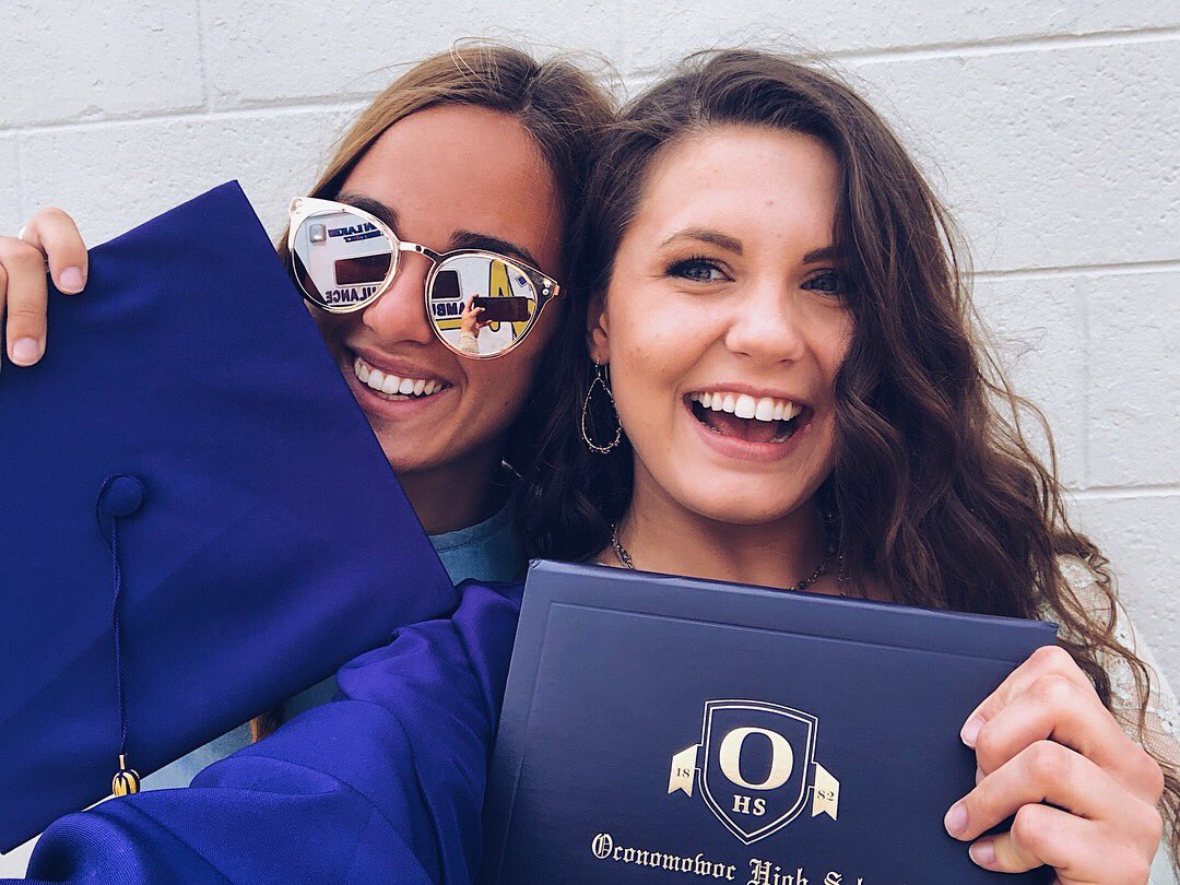 oconSADD's tweet image. One of the two new SADD prez’s &amp;amp; the old SADD prez🌟