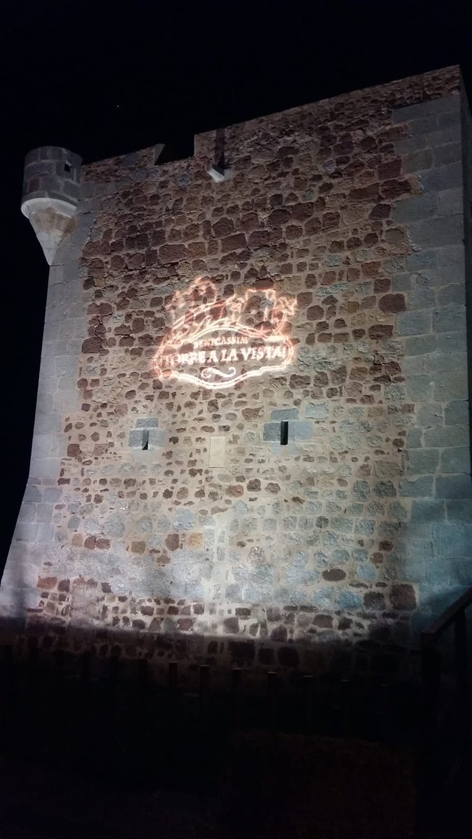 Ayer comenzo en el Anfiteatro Pepe Falomir  la actividad familiar #TorrealaVista
Una nueva forma de disfrutar de nuestra historia y tradiciones, acabando con una visita a nuestra Torre San Vicente. No lo podeis dejar pasar!! Acercaros!!Merece la pena. #SiempreenBenicàssim