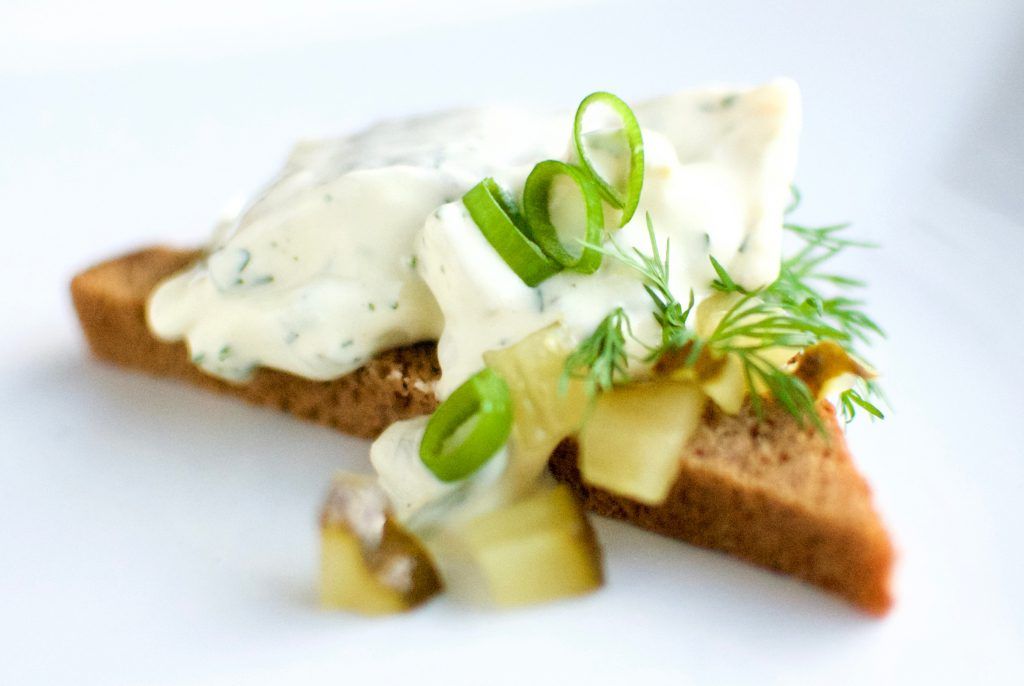KitchenW's tweet image. Sill med dijon, dill och persilja buff.ly/2Ef4oF3 #recept #kitchenwihlgaard