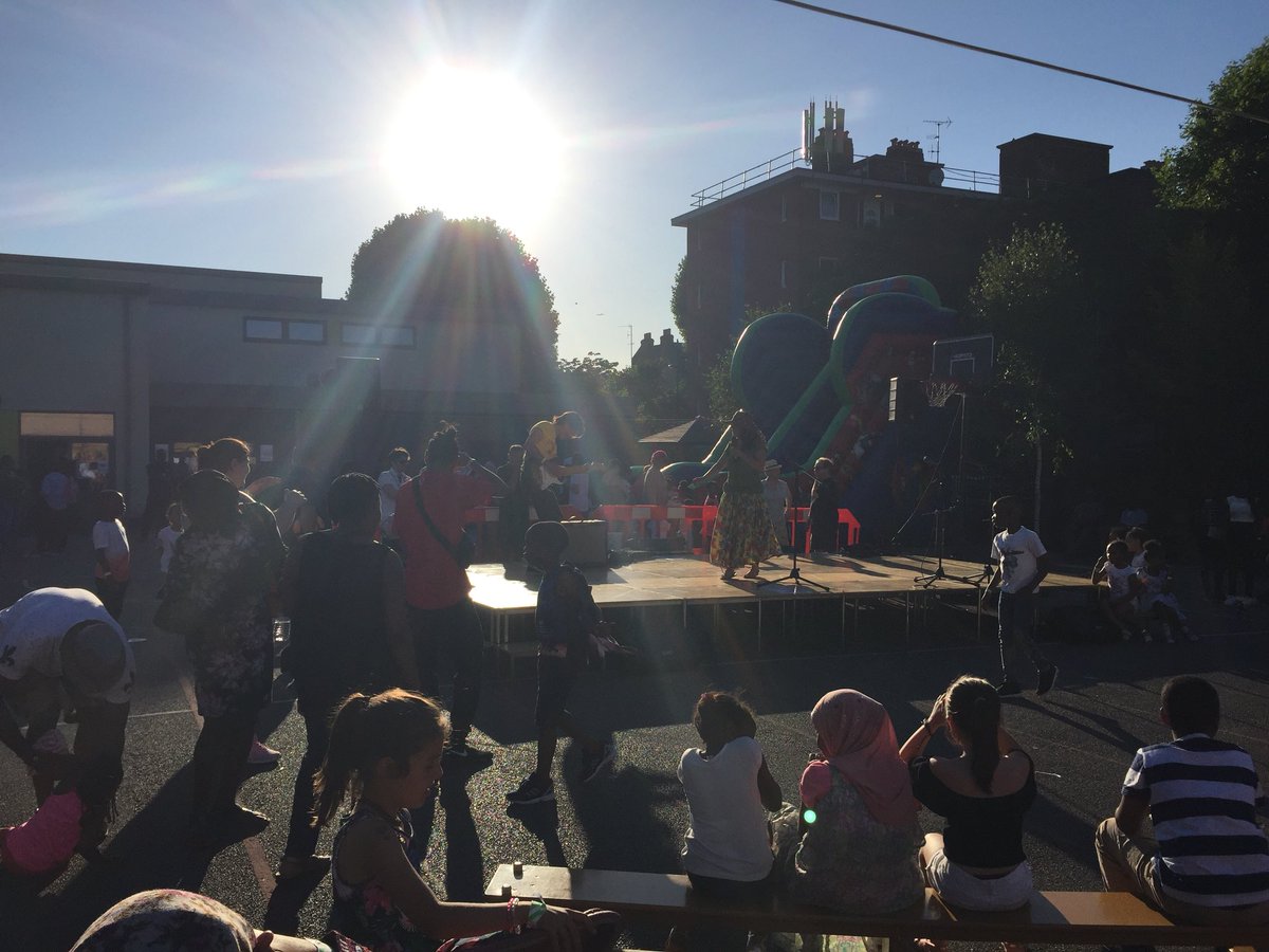 KBHeadteacher's tweet photo. Sun was shining @KenderSchool for Kenderbury - an amazing evening of music, dance, food and fun. Thanks to @KenderWilson @LewishamMusic @FriendsOfKender @SteviePenfold and everyone else who played a part. https://t.co/e4Q8WBnW1D