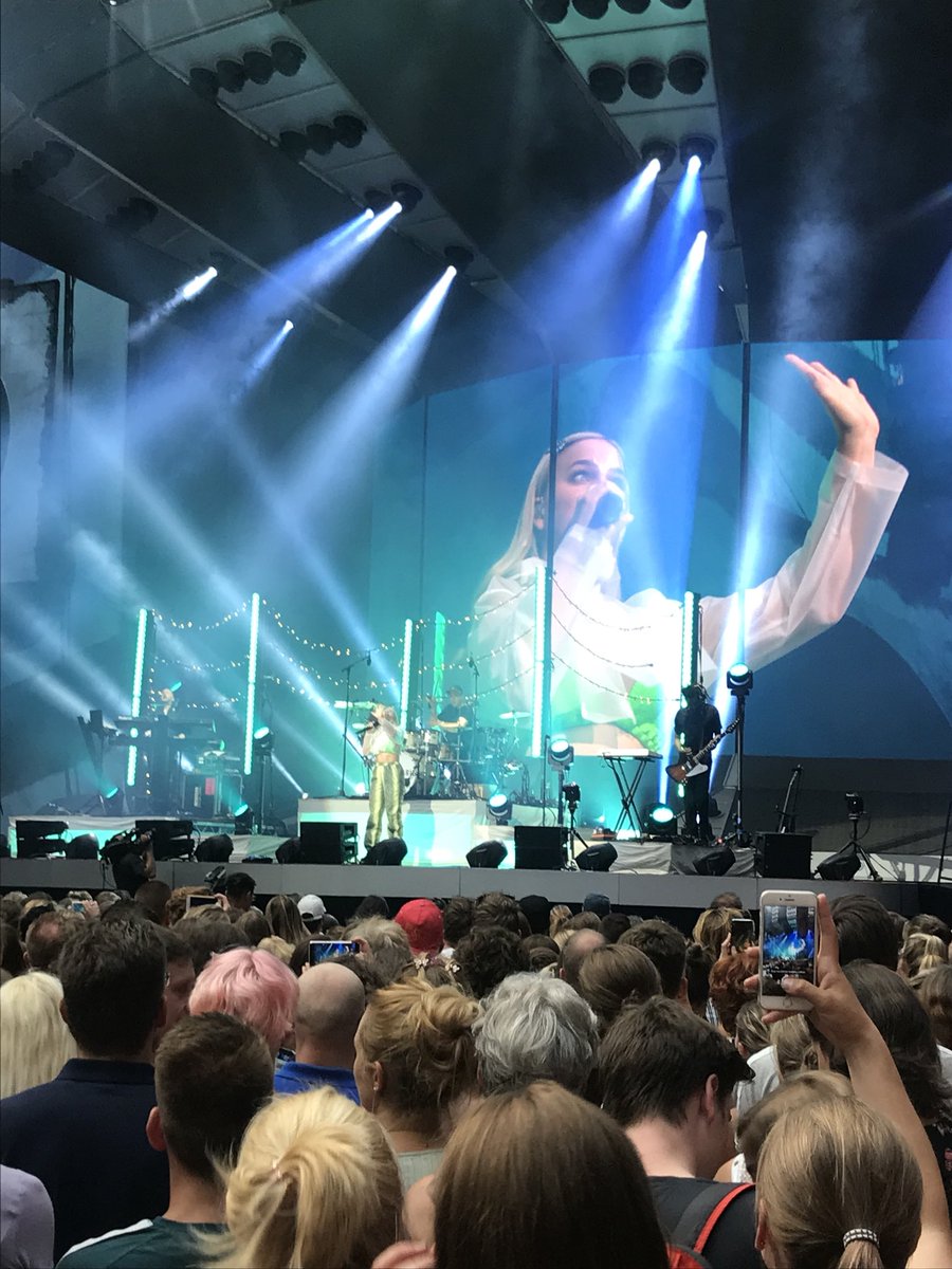 annamarieskate's tweet photo. Ed Sheeran #JohanCruijffArenA #vrijdag #wastop https://t.co/MjPgGJDnn2