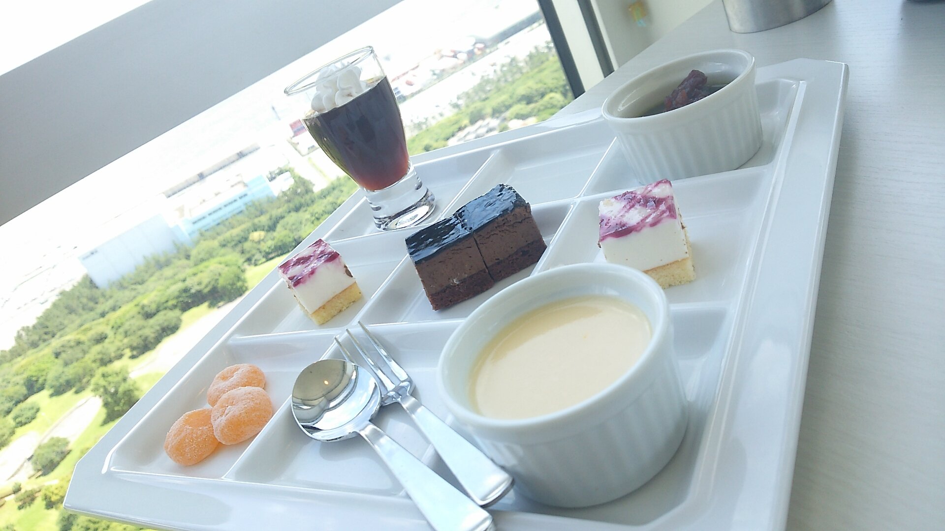 تويتر 山口 真優 على تويتر とっても綺麗な画像を Seagullkitchen 千葉みなと 千葉港 千葉ポートタワー ランチ ディナー 日本夜景遺産 千葉港のシンボル 地産地消 おすすめ T Co Yhmuxr3elp