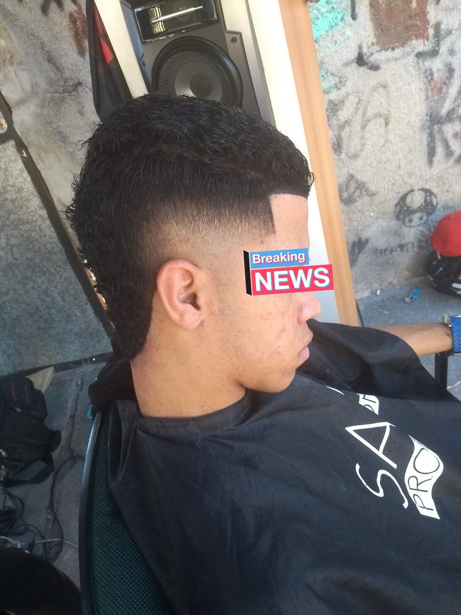 ReguasZ's tweet photo. É moicano na rajada que se fala ? 😎🇧🇷✂️💈✔️ https://t.co/XS7xgOmsFw