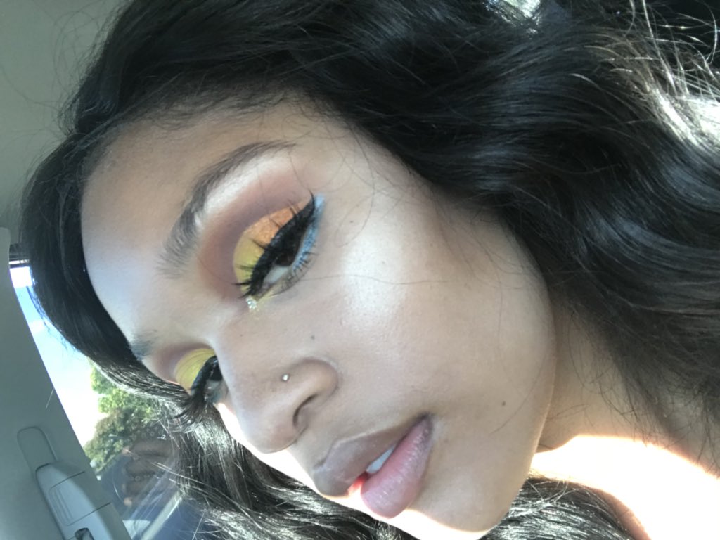 _keepinupwithmo's tweet photo. Yallll this eyeshadow pallet 😩 #thecrayonbox https://t.co/nAFABH2NB9