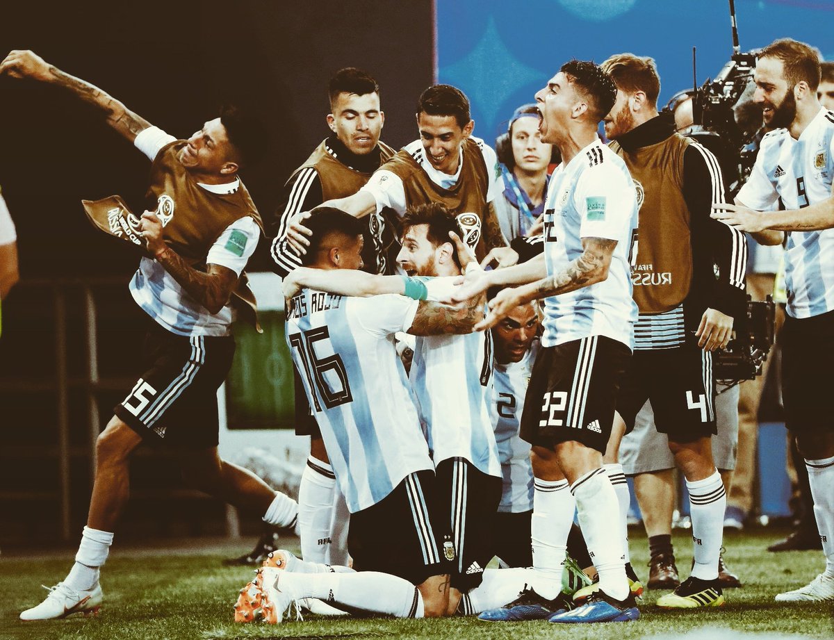 2HinchasYMedio's tweet photo. Es hoy, Argentina... Con ustedes a muerte!! https://t.co/EUzWgYjWpl