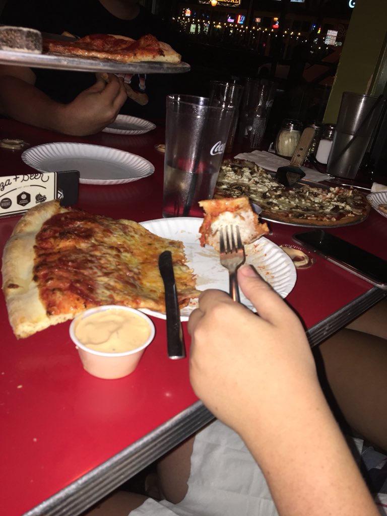 gingyelizabeth6's tweet photo. Blasphemy. @l_shoes #ronicups #atomiccowboy #FAIL https://t.co/pnW4oDc2Eh