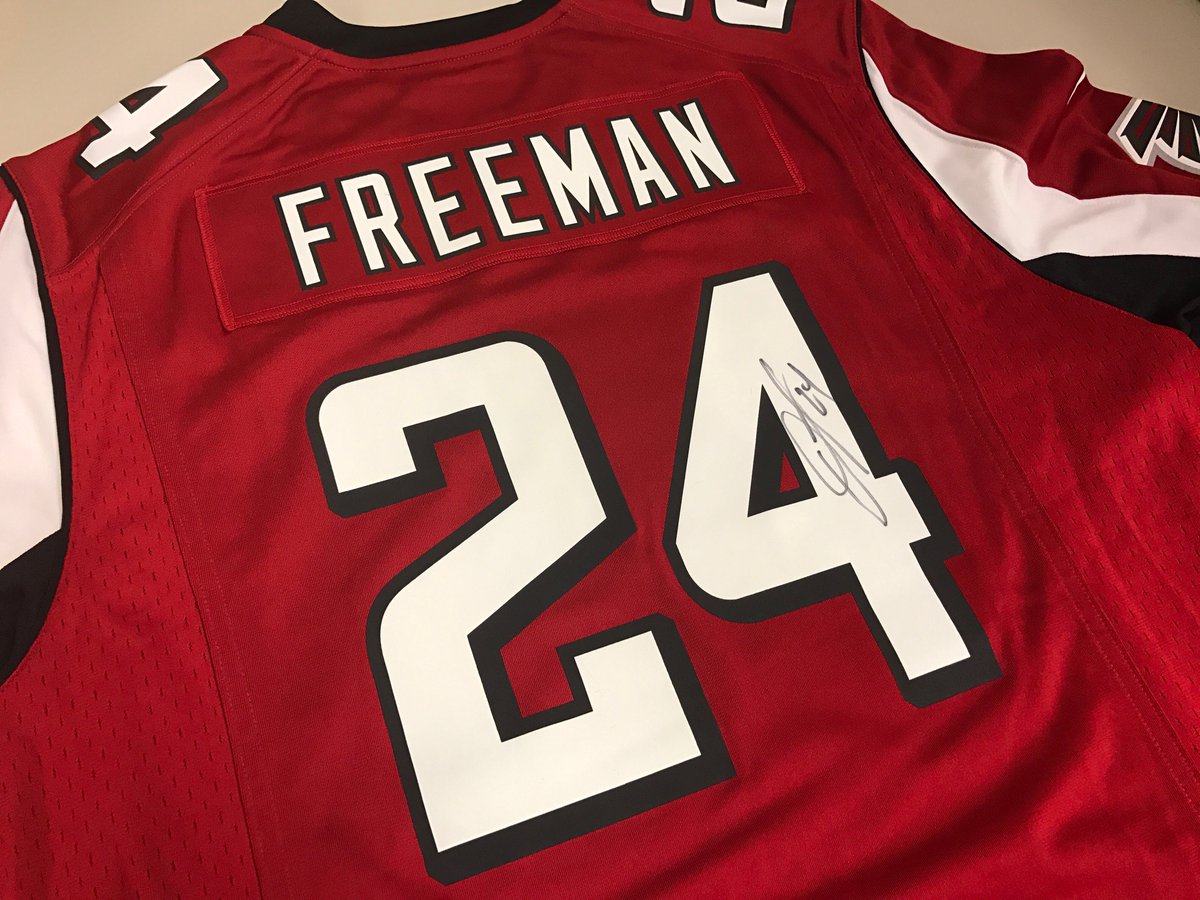 AtlantaFalcons's tweet image. 🔴⚫️ Happy #SocialMediaDay Falcons fam! 🔴⚫️

RT for a chance to win this signed #EatFree jersey. We'll pick and announce a random winner tonight at 7 pm ET!