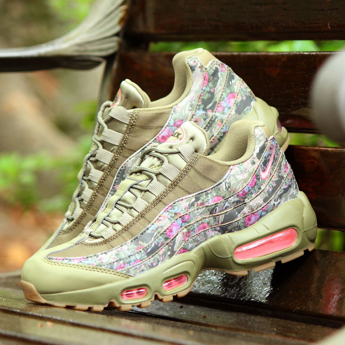 nike air max floral camo