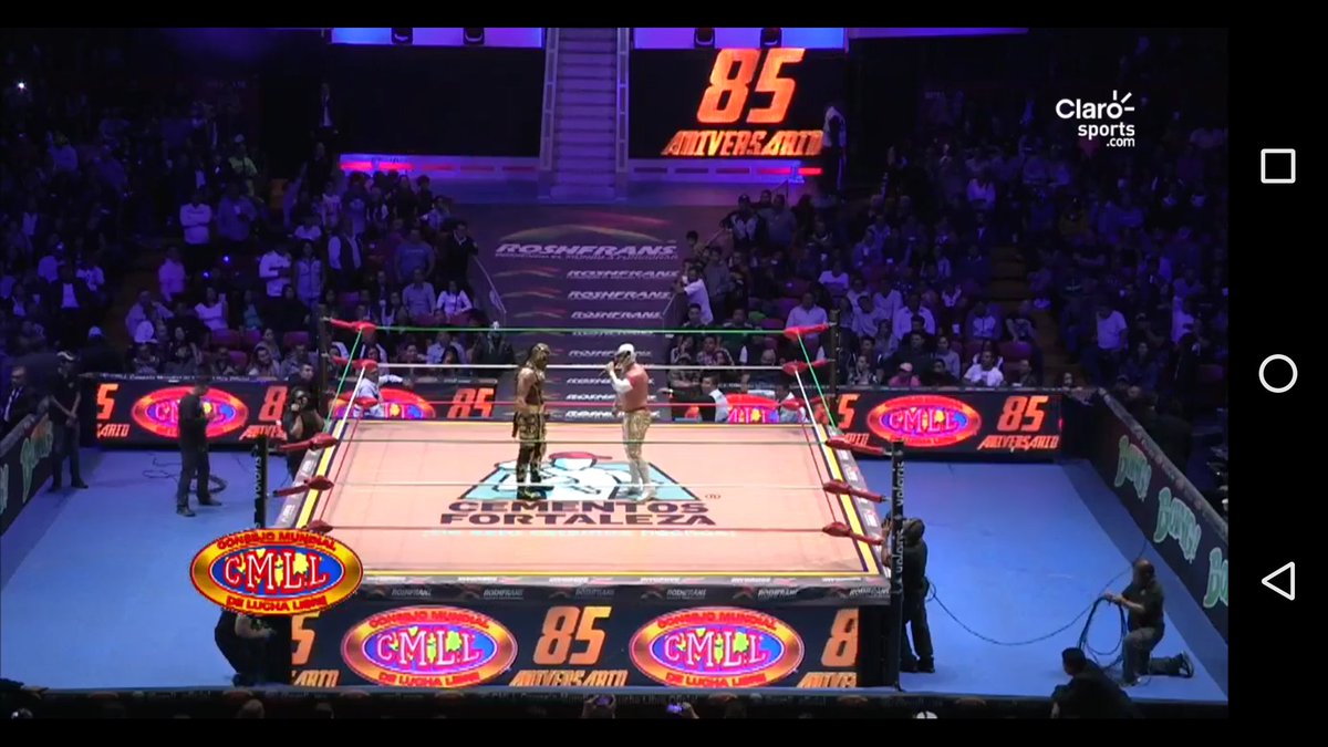 akamichuu's tweet photo. Esa aparición en @CMLL_OFICIAL estuvo de 10 pura calidad de luchadores tienen @PENTAELZEROM https://t.co/L6HcrBrUcs