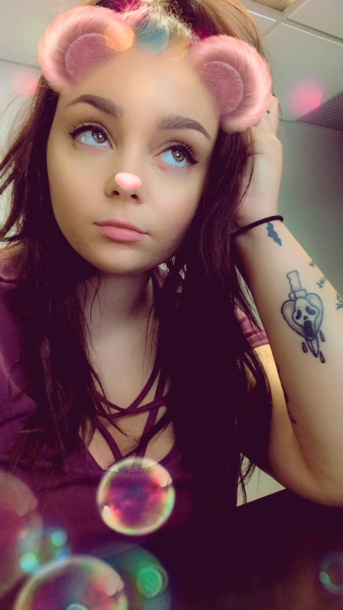 mistress_baddie's tweet photo. what little piggy’s wanna contribute to my tattoo fund, not like you’re going to spend the money on anything useful anyways 😋💰💜
#findomgoddess #walletdrain #paypigswanted #givemeyourmoney #findomme #goddess #tributesneeded #payme https://t.co/jGN6sIk4qf