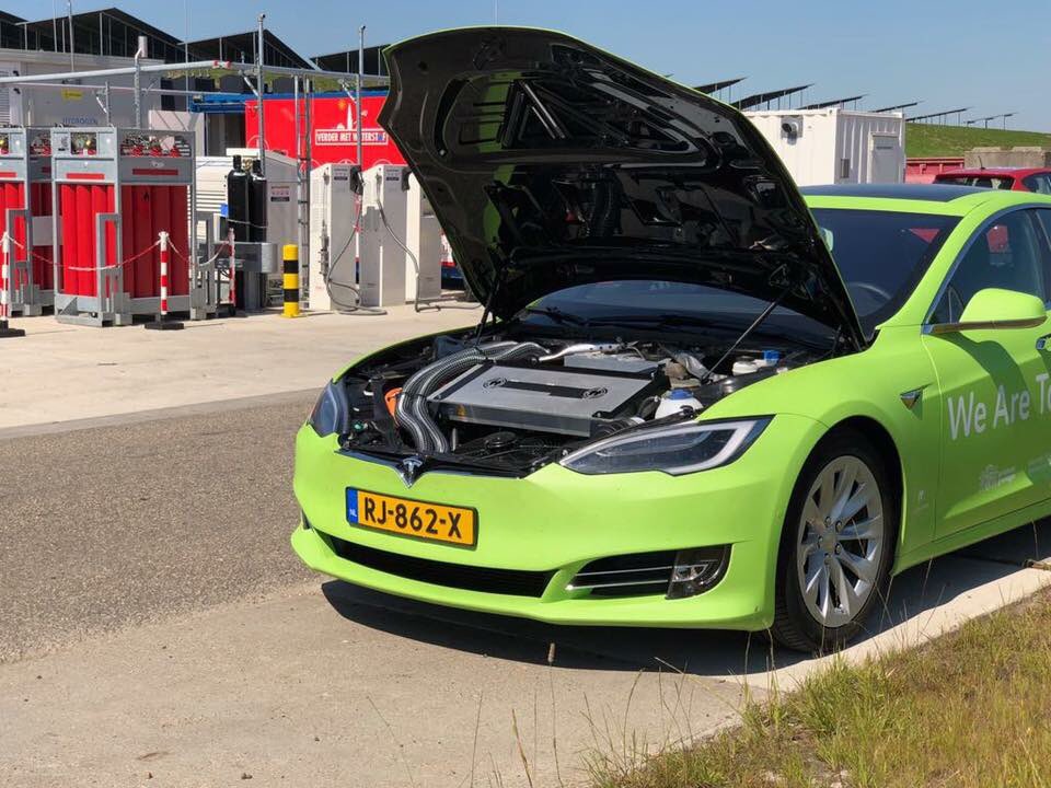 Holthausen's tweet photo. @MiguelAGBatista @Tesla  https://t.co/uQpMgAaPQe