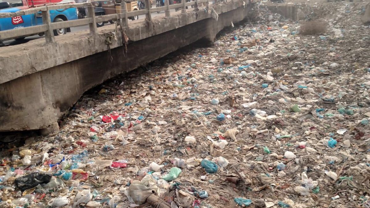 HamidMirPAK's tweet photo. Ohhhh Karachi oh Karachi PPP,MQM,PML-Q and PML-F ruled this city many years but some areas of this city are full of filth just reject this filth on 25th July #Election2018 https://t.co/AU4CztGX9S
