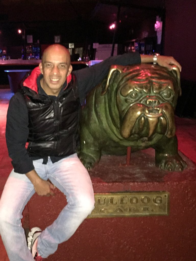 Rt si nos extrañas <a href="/bulldog_cafe/">Bulldog Cafe</a>