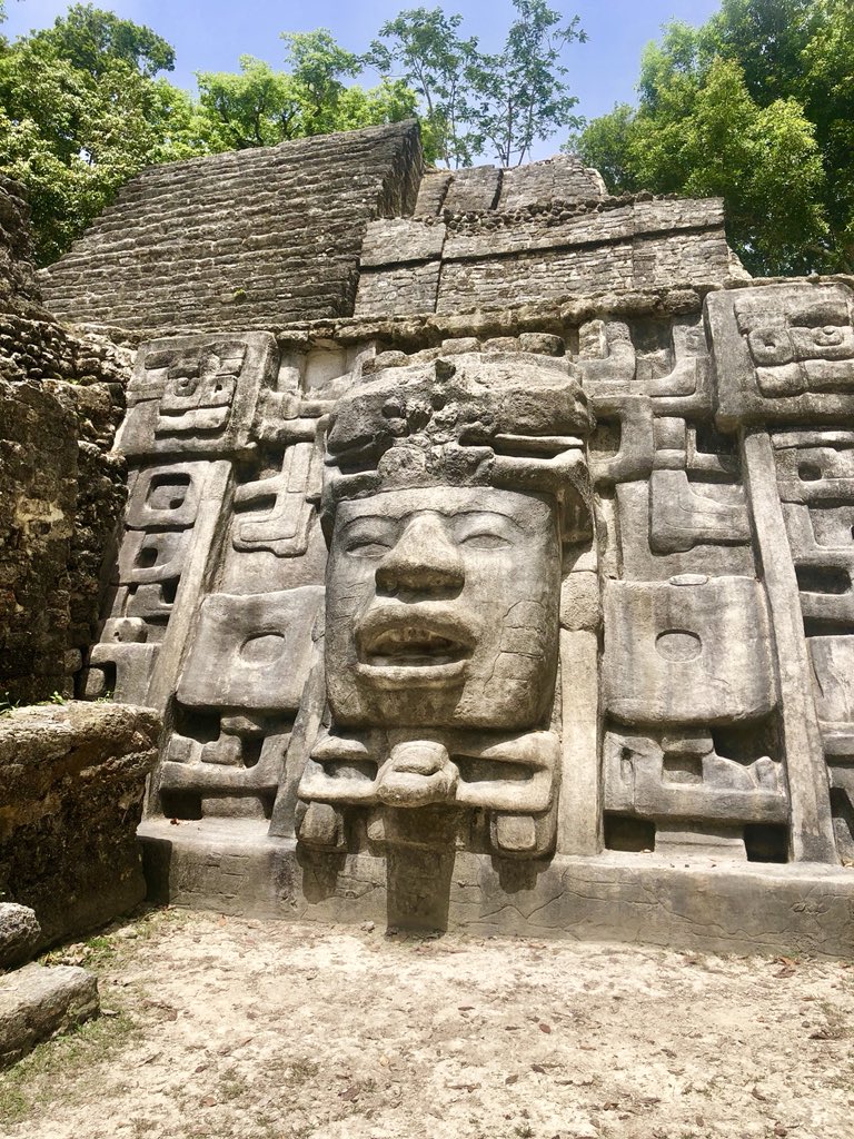 phtravel's tweet photo. Some of the great ancient Maya ruins in Belize, Lamanai and Xunantunich. #LPinBelize #belize #mayaruins #cayo https://t.co/LJqNYyqzGi