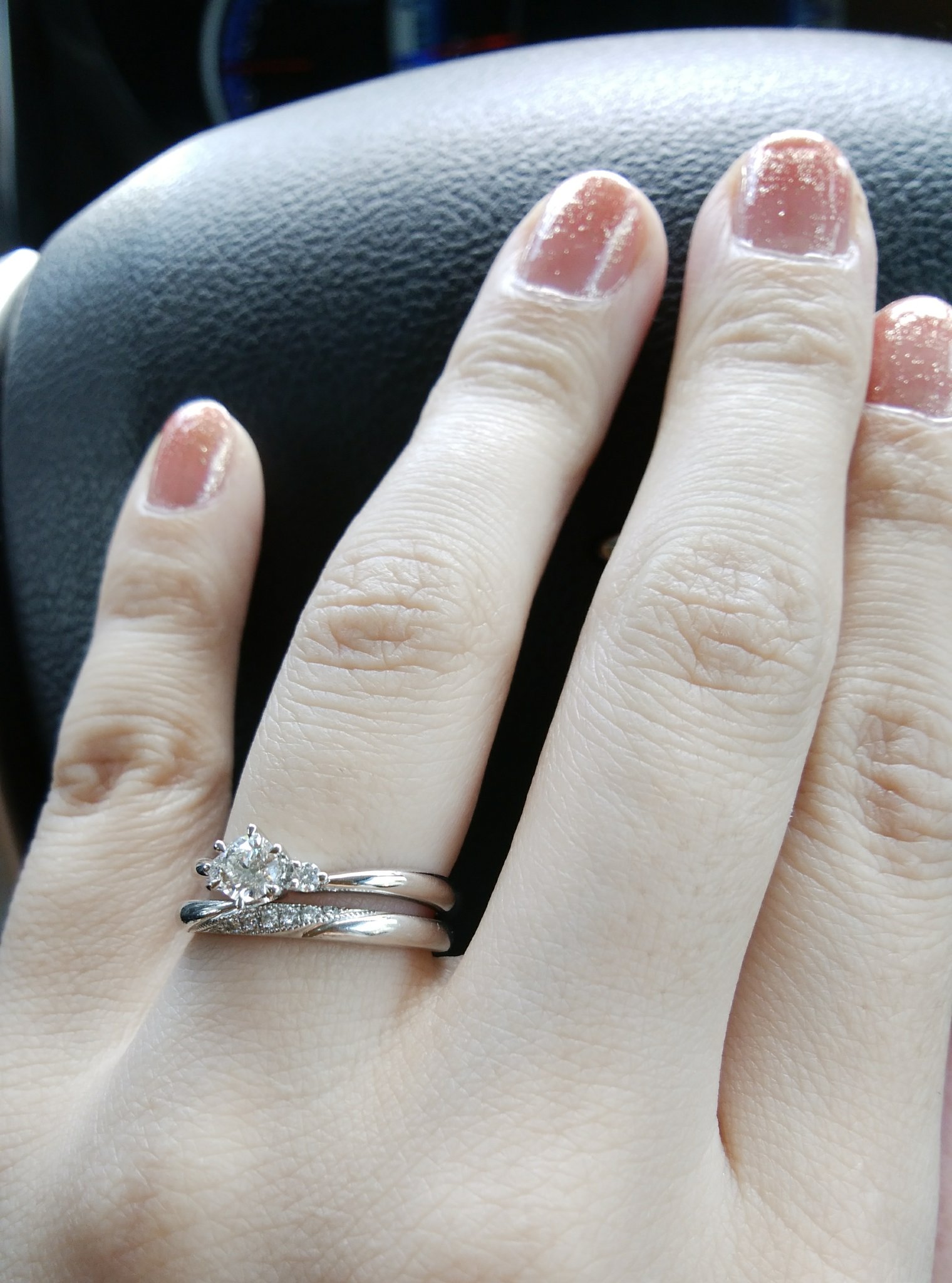 アオナギ Twitterissa こんな日 結婚式出席 じゃないと 婚約指輪ってつけないよねぇ せっかくだからたまにつけたいけど つけないよねぇ ネイルは昨晩思ったよりマシだった よかったｗ T Co Bmokqzghoa Twitter