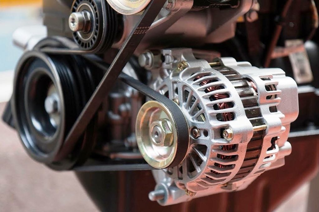 fortis_jaya's tweet image. The alternator is responsible for making sure that the electrical systems in your vehicle get the energy they need to function properly - such as keeping your headlights bright. Here are some tips on recognising the signs of alternator failures:
bit.ly/2IE5Xgo
#FJAuto