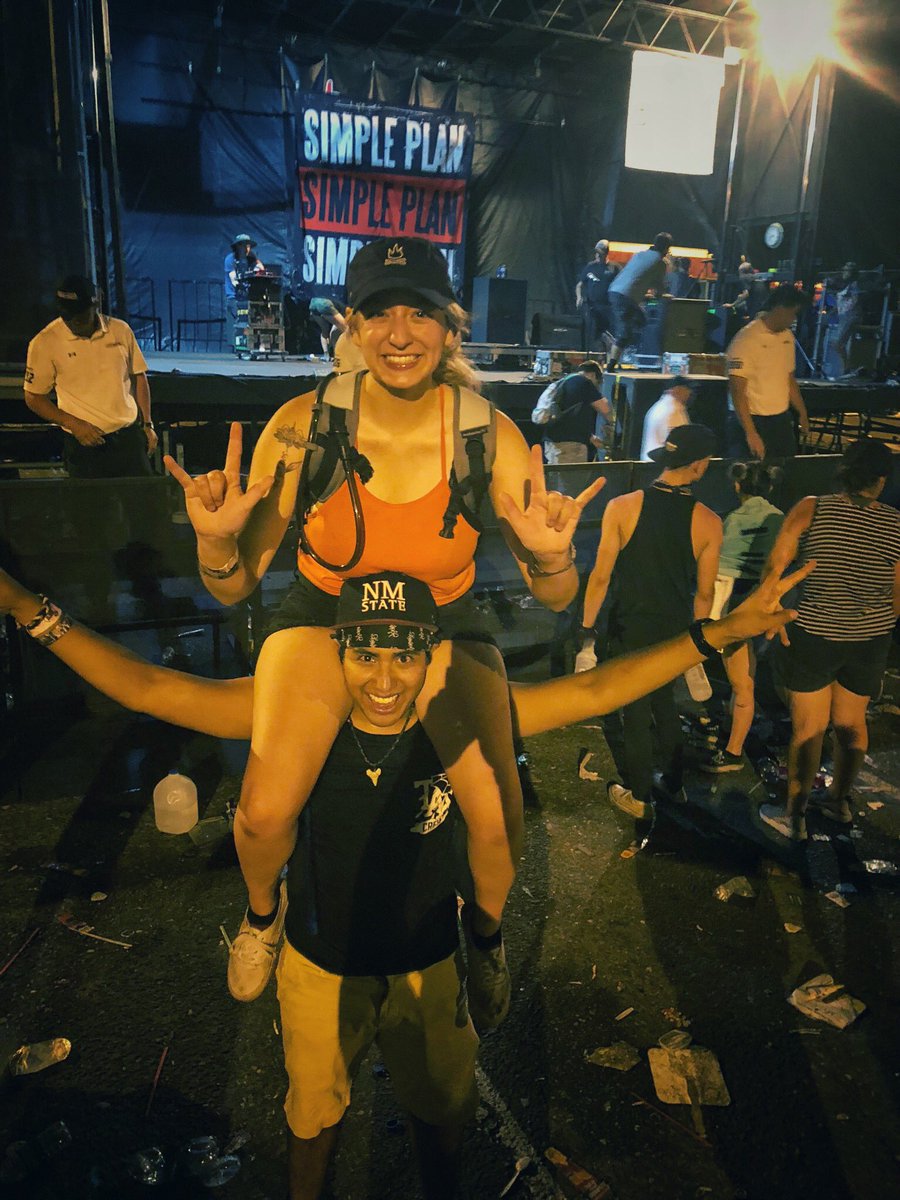 cykloidmusic's tweet photo. I Get Everything That I Didn’t Have Before & More From This Girl ❤️ Cause “I’d Do Anything” Just to Hold Her In My Arms 🎸 - Simple Plan
#cykloid #djcykloid #simpleplan #vanswarpedtour #Phoenix https://t.co/NVwbFVwaxp