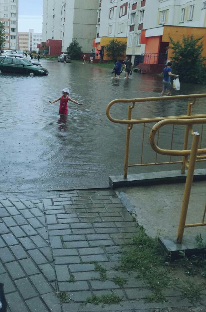 SamDasha1's tweet photo. Оой,а кто у нас это так поплыл?)так это ж Гомель)) https://t.co/r4m3u7xWXL