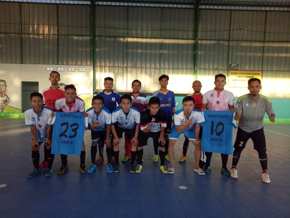 MadridistaKroya's tweet image. #DokumentasiPRMI @Madrid_Indo
.
.
Muchas Gracias yang sudah datang Sparing Futsal With BMT Best Kroya.
Sampai Ketemu di Event Kami selanjutnya.
.
.
#FutsalPRMI #SparingFutsal #EventPRMI #realmadrid #madridista #prmi #peñarealmadriddeindonesia #madridistakroya #HalaMadrid