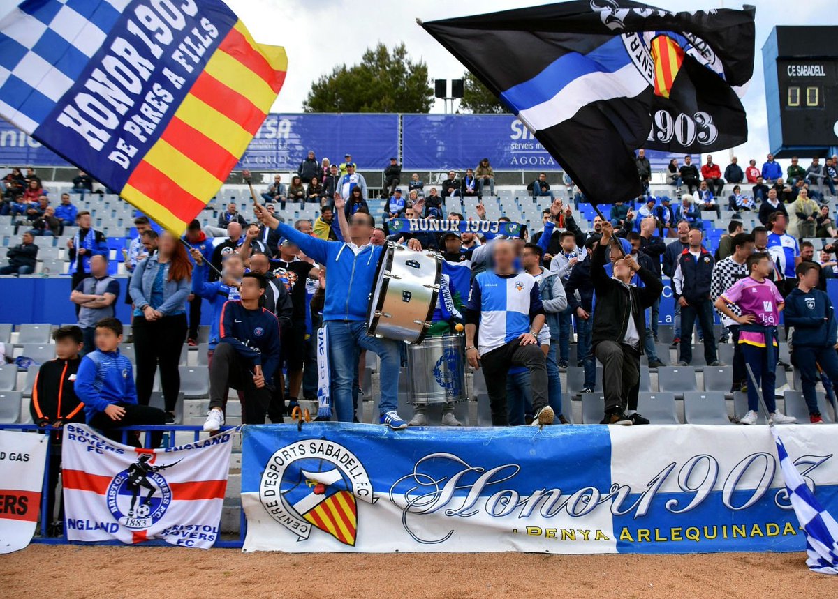 Estem segurs que junts tornarem a tocar la gloria.
 Fes-te soci i gaudeix de moments com aquests animant al gol nord.
Informació ⏩  cesabadell.cat/area-social/20…
#retornCES #elCESdeTOTS <a href="/CESabadell/">CE Sabadell 🧅</a>