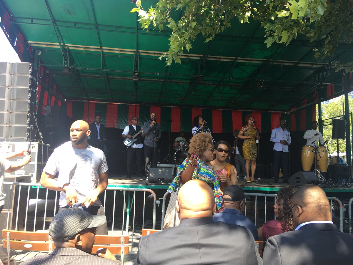 suzyvdbiesen's tweet photo. #Elsene #lumumbaplein inhuldiging #sprouttobebrussels #congo https://t.co/GaJ5kgd86H