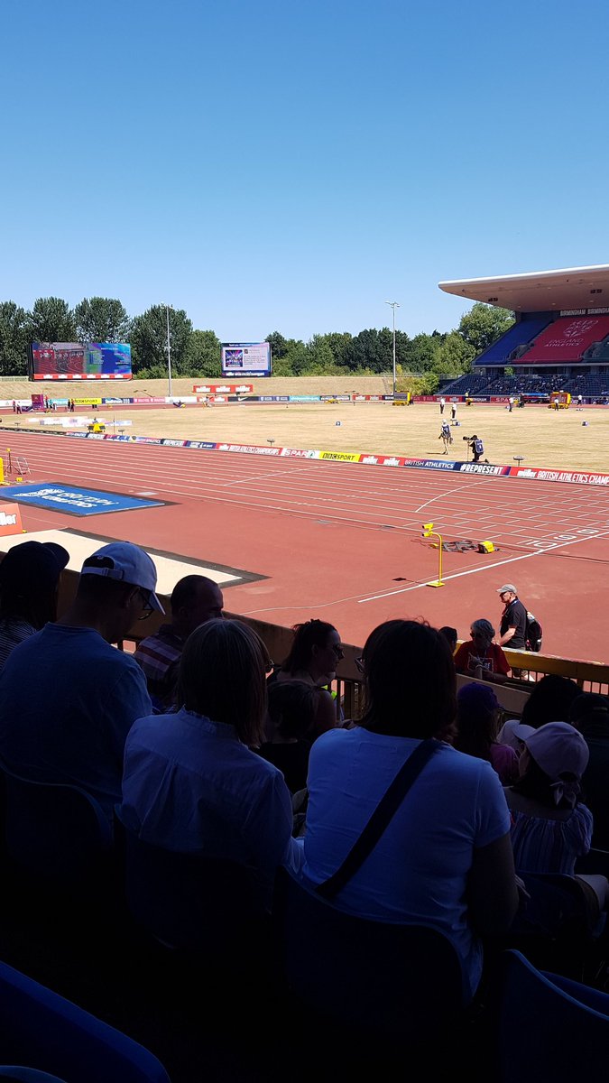 claireray83's tweet photo. #Represent loving the British athletics in the sunshine https://t.co/GI7rn5DdcL