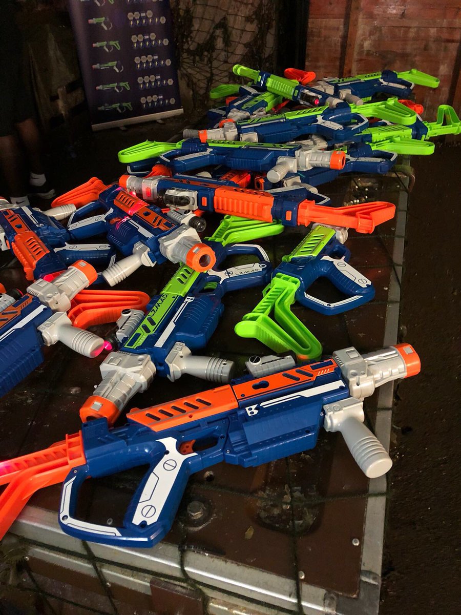LazerMAD_UK's tweet photo. What’s the he collective noun for a whole heap of blasters?! #Battleready #blasters #lazermad #lazermaduk #mostfunever #summerfun https://t.co/Ah69QUIFQa