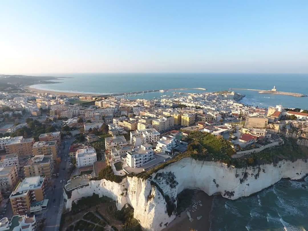 La nostra bella Vieste e tutto il nostro Staff è pronto per ospitarVi per questo nuovo week-end.. 😎😎😌😌 Buon sabato a tutti 😊
#vieste #albergosangiorgiovieste #garganoismore #weareingargano #weareinpuglia #italy #europe