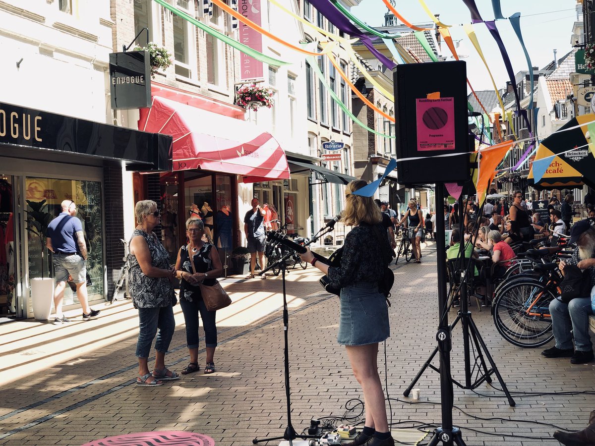 sebastiaan8989's tweet photo. Overal livemuziek in de binnenstad van @gem_groningen tijdens het @RumblingEarth Festival van @TWG050! https://t.co/UbwQE4poZE
