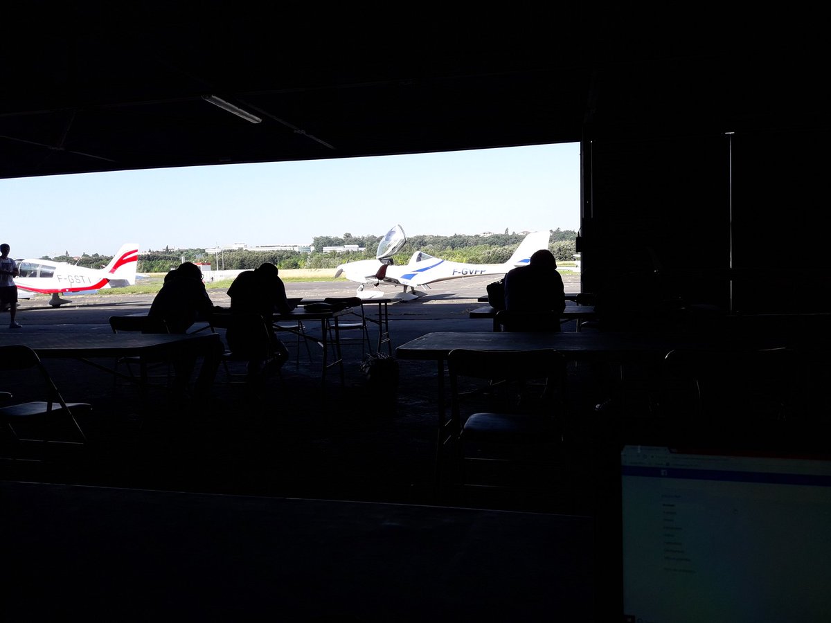 fly_ACTMP's tweet photo. Une fois de plus, notre rallye sera effectuer sous le beau soleil toulousain ! 
Les deux premiers équipages avions sont déjà sur la préparation de la navigation !
#rallyeaerien #rallyeactmp #toulouse https://t.co/LJe9OkZT6j