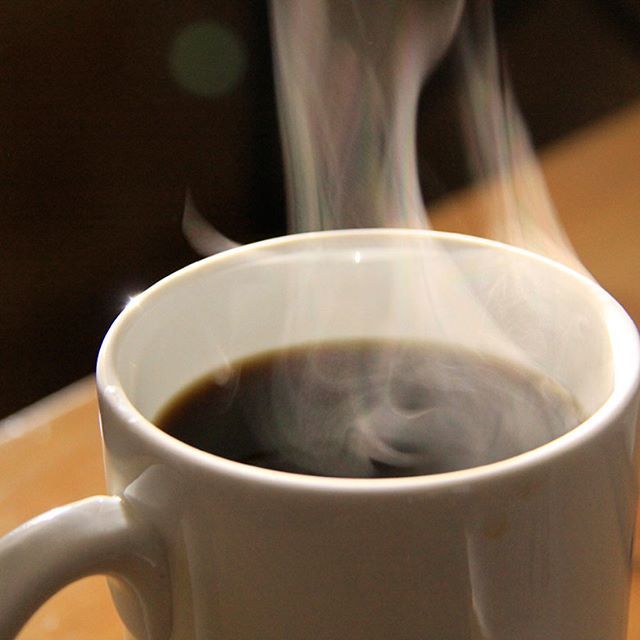 Le bulletproof coffee, ça vous tente ? Retrouvez la recette du café "magique" avec une variante à l'huile de coco, sur le blog, lien dans ma bio ! 
#coconut #breakfast #food #love #coffee #milk #banana #palmtrees #avocado #travel #rye #sunrise #instagood… ift.tt/2KidZ4h