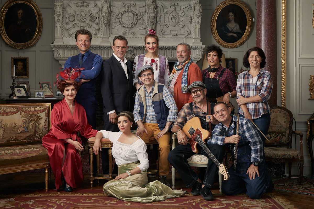 #Festival <a href="/CTerreNeuve/">Château de Terre-Neuve</a> <a href="/DepVendee/">Département Vendée</a> Voilà c'est fini! Le clap de fin a été donné hier avec #SilenceOnTourne #PatrickHaudecoeur #sallecomble #standingovation pour des comédiens au top face à un public hilare du lever au baisser de rideau #vivementlannéeprochaine 
© Stéphane Audran