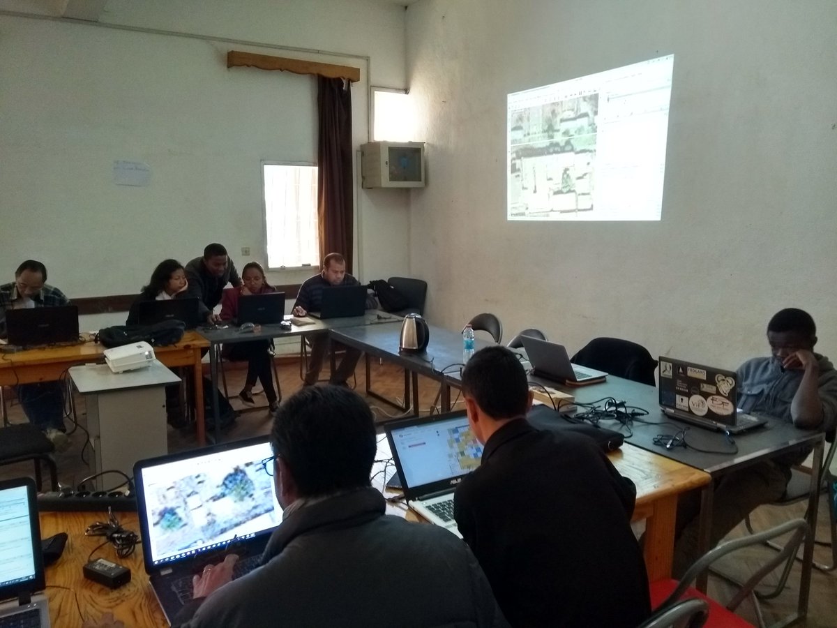 nicolas_chavent's tweet photo. We're 20 @OSM_Mg mappers researchers developement and humanitarian folks at #ActionOSMMadagascar2018 active #mapping #Bamako in #OpenStreetMap at https://t.co/mUVQkzexBz with @OSM_Mali folks for their monthly mapathon #Map4Ml #map4mg #LesLibresGeographes #francophonie https://t.co/DgoSyRy2sk