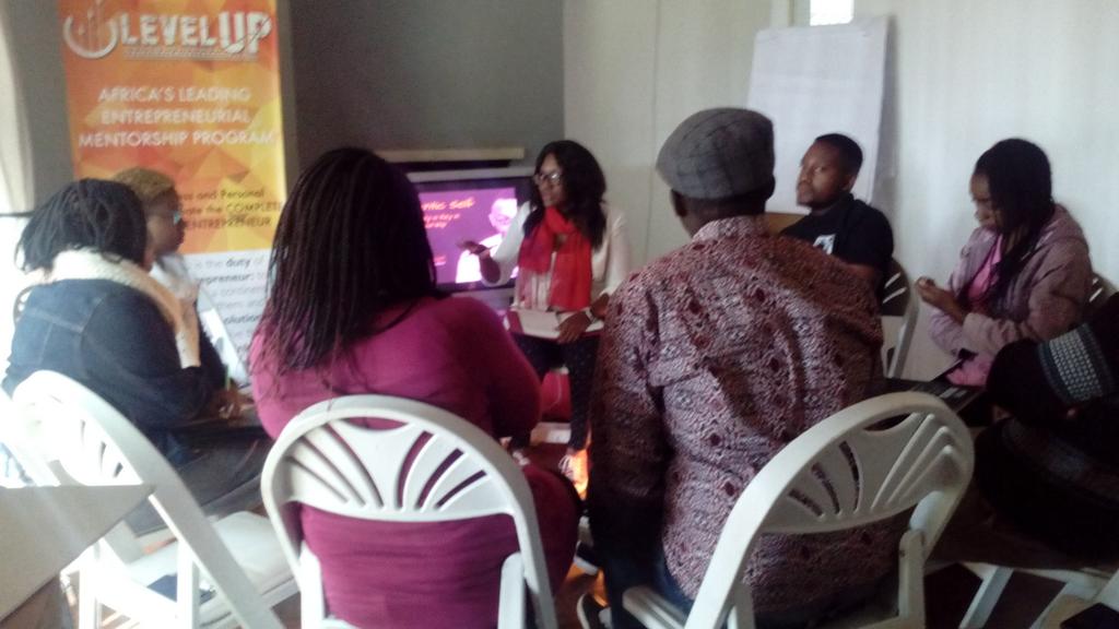 Inovativeauthor's tweet image. Current session with @MutsaSamuel  Level Up Zw focusing on Your Authentic Self #UbuntuLab #LevelUpZw