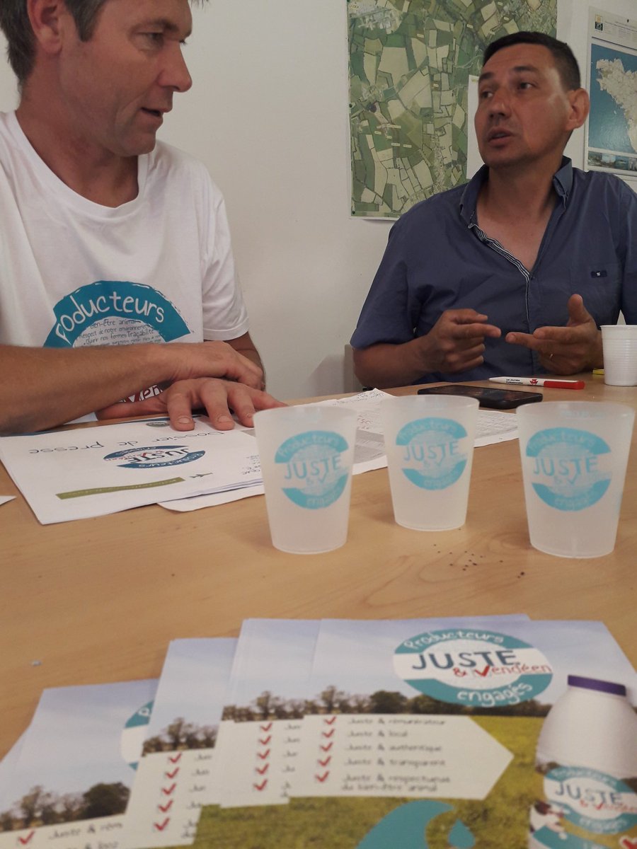 Les éleveurs s'organisent avant de partir dans les @U_LESMAGASINS de #Vendée à la rencontre du consommateur pour expliquer leur métier et promouvoir leurs bouteilles de lait #JusteEtVendéen #Retrouveznousdansnosfermes