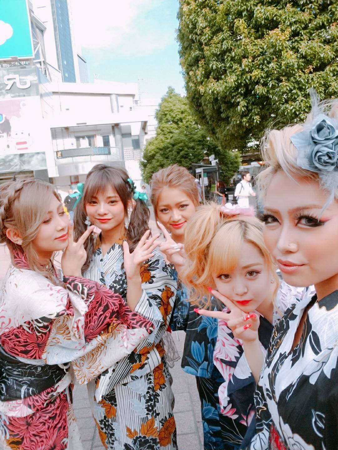 みりちゃむ 大木美里亜 今年の夏に着てみたい って選んだ浴衣をeggモデルでyoutubeで紹介してるよ それぞれの浴衣にあったヘアアレンジとかメイクとかも紹介してるから見てねん Egg ギャル 浴衣 Sweetangel T Co R4lpaziprm T