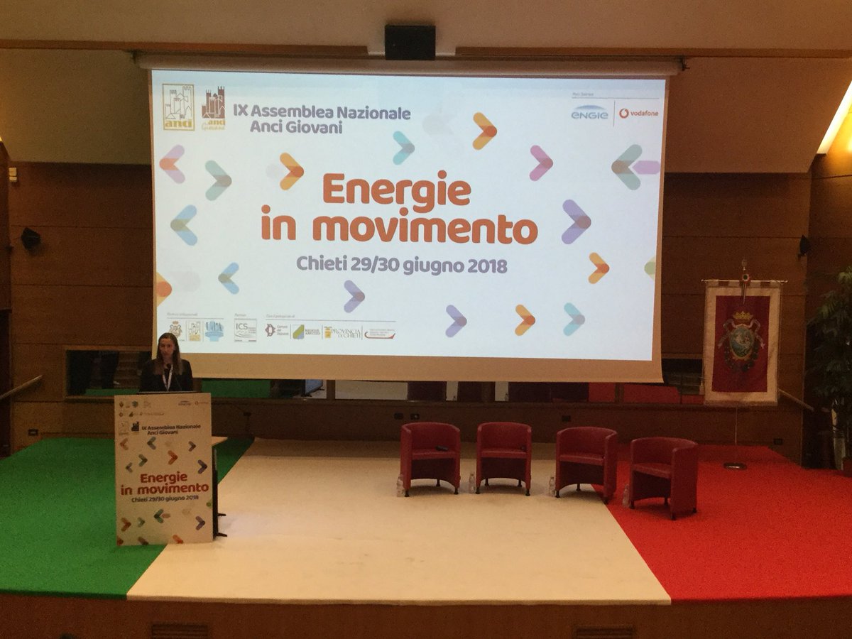 Il saluto e i ringraziamenti della Consigliera Comunale di #Chieti e componente del Coordinamento #AnciGiovaniAbruzzo Maura Micomonaco.

#AnciGiovani2018 #EnergieInMovimento #Chieti