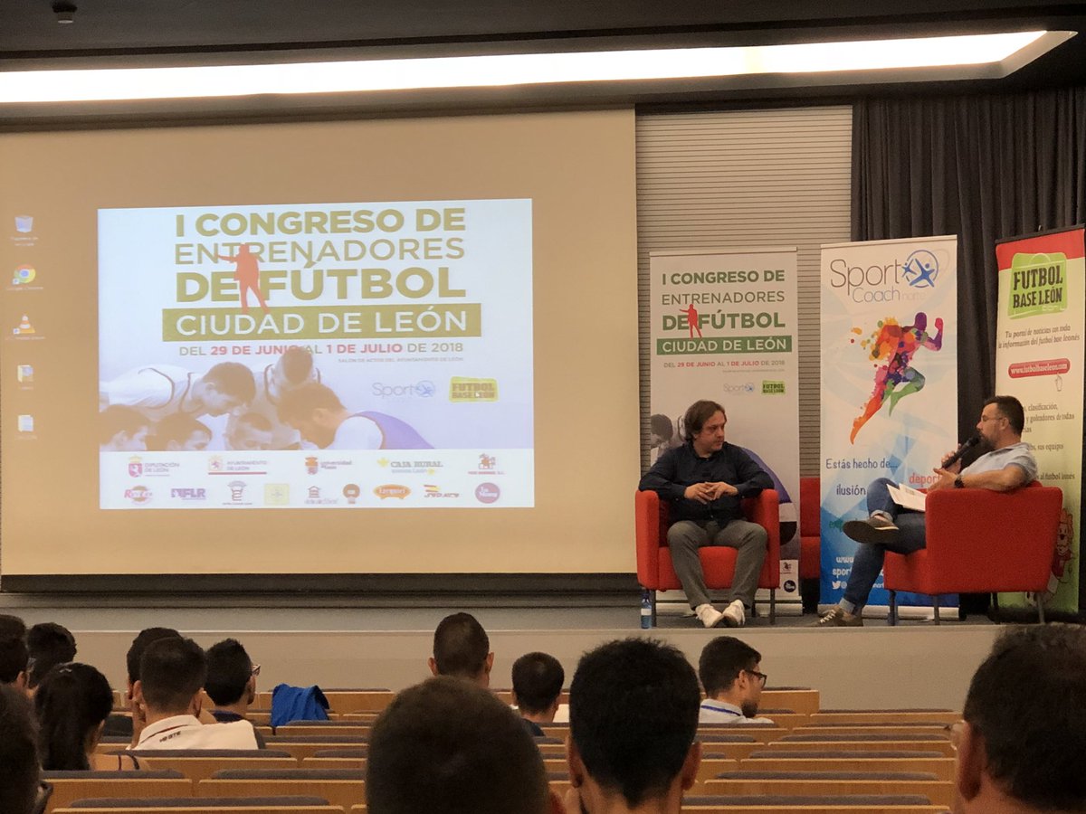 Esto no para, Andres Fernandez miembro de la Secretaria Tecnica del <a href="/realvalladolid/">Real Valladolid C.F.</a> otro leones que nos acompaña en el @CFutbolLeon <a href="/sportcoachnorte/">Sport Coach Norte</a> <a href="/futbolbaseleon/">FUTBOL BASE LEON</a>