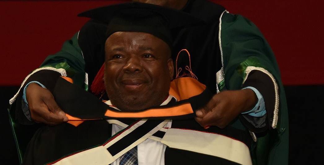 Mr Mxolisi Mgolozeli, University of Free State security guard since 2003, has graduated with a Masters in Governance and Political Transformation. ✊🏾