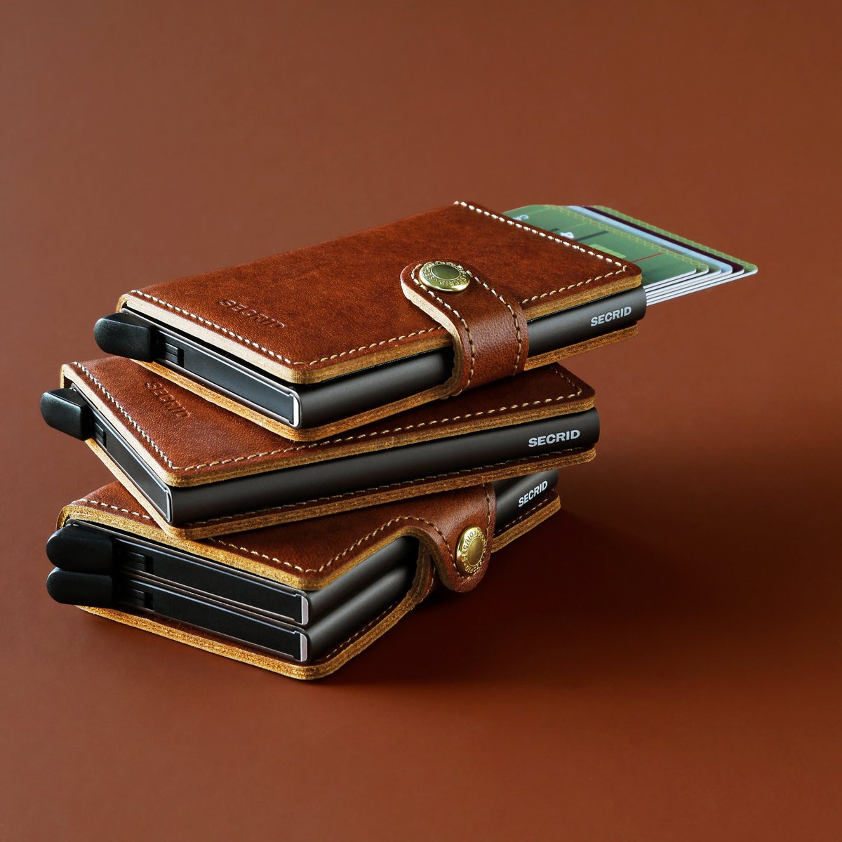 small_wallets's tweet photo. Get your bank card out without even opening your wallet! #smallwallets #smallwallet #slimwallets #miniwallets #instagram #cardwallets #instagood
#fashion #wallet #style #travel #amazing #design #leather #presents #accesories #online #cardholder #cards #gift #luxury https://t.co/LllPlmyd8y