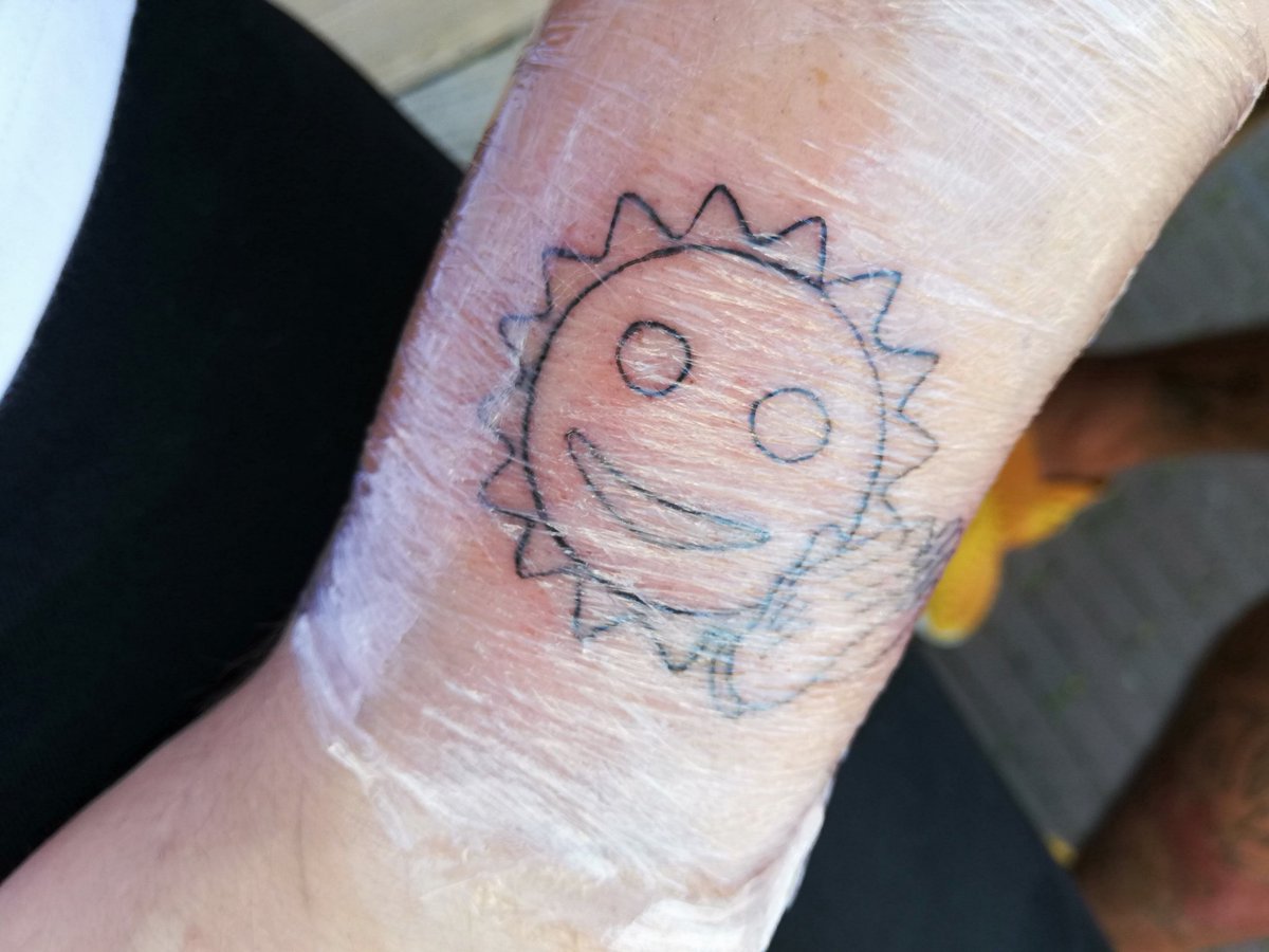 Daughterdontsin's tweet photo. @NarwhalDave I did a thing #sunwithfaceclap https://t.co/ODfQA1AmRv