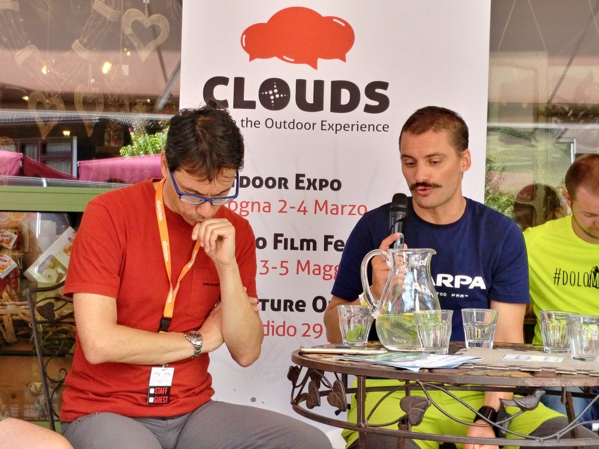 Verticales_it's tweet photo. Alberto Oro a #Clouds by @mountainblogit comunicare il benessere del respiro nell'ordinario del quotidiano @AdventureOFest #AdventureOutdoorFest #Dolomeet https://t.co/wXNIxr7znt