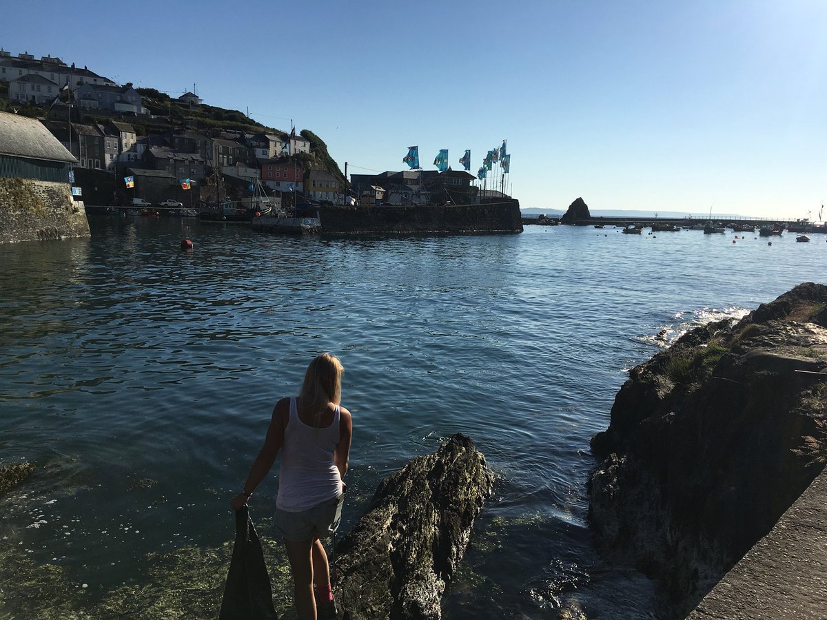 JamesMustoe1's tweet photo. Our dawn raid harbour clean at #Mevagissey this morning #MevaFeastWeek #coastalcommunities #Cornwall @ToniDowrick @ThreeBaysWild https://t.co/3vCDVK6il6