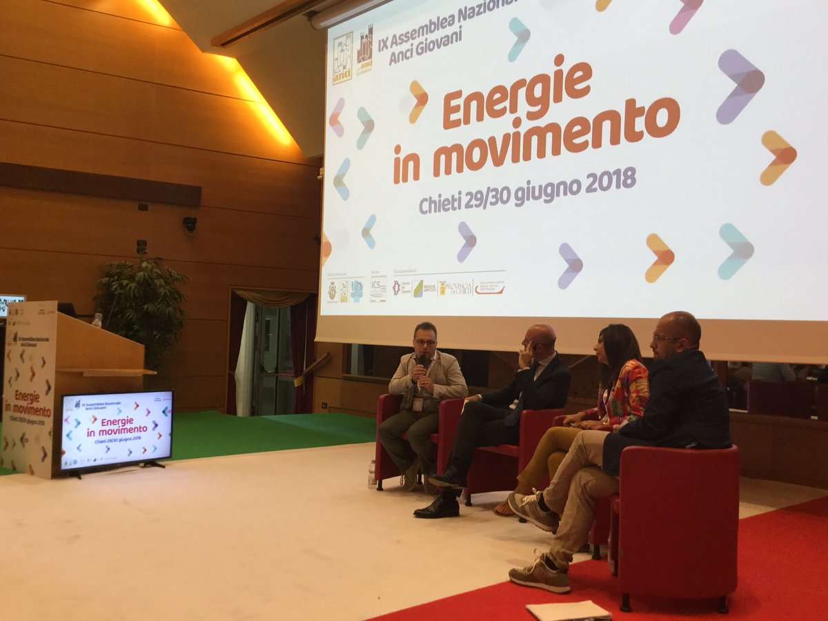 Come riacquistare la fiducia dei cittadini per agevolare la loro partecipazione alla cosa pubblica? Se ne parla con Guido Castelli @sindacoascoli , <a href="/ReginaMilo/">regina milo</a> e Gianluca Vurchio.
#AnciGiovani2018 #EnergieinMovimento #Chieti