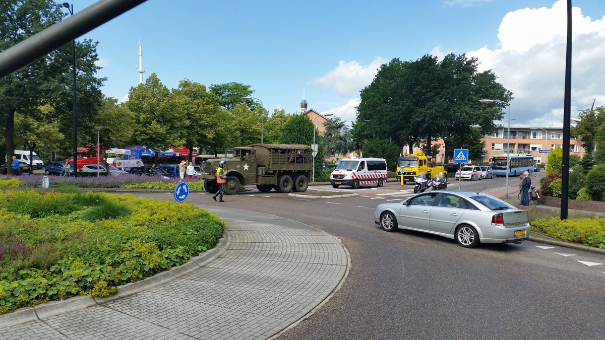🇳🇱🇳🇱🇳🇱 Vandaag is in Den Haag de landelijke Veteranendag! 🇳🇱🇳🇱🇳🇱
Over precies 1 week ( op 7 juli 2018) doen we dit nog eens dunnetjes over voor de regionale veteranen uit #Zeewolde, #Putten, #Ermelo en #Harderwijk in het centrum van Ermelo vanaf 11.00 uur. Komt U ook?