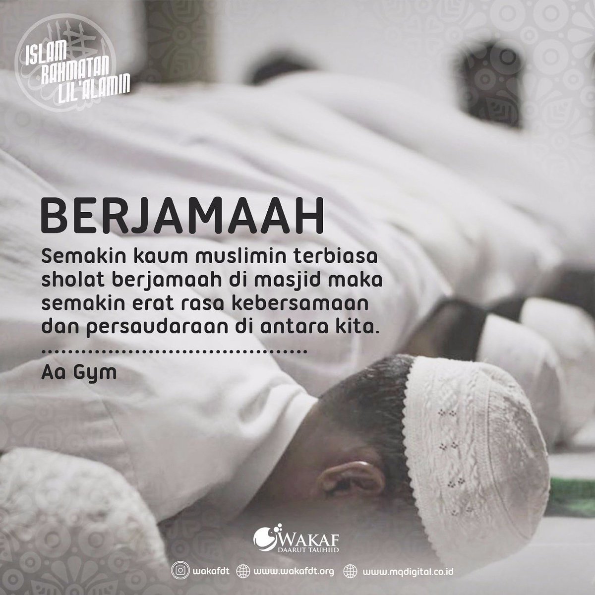 Ayo bagi Laki-laki usahakan Sholat TBM 
Tepat Waktu dan Berjamaah di Masjid 
InsyaAlloh Banyak keberkahan 
..