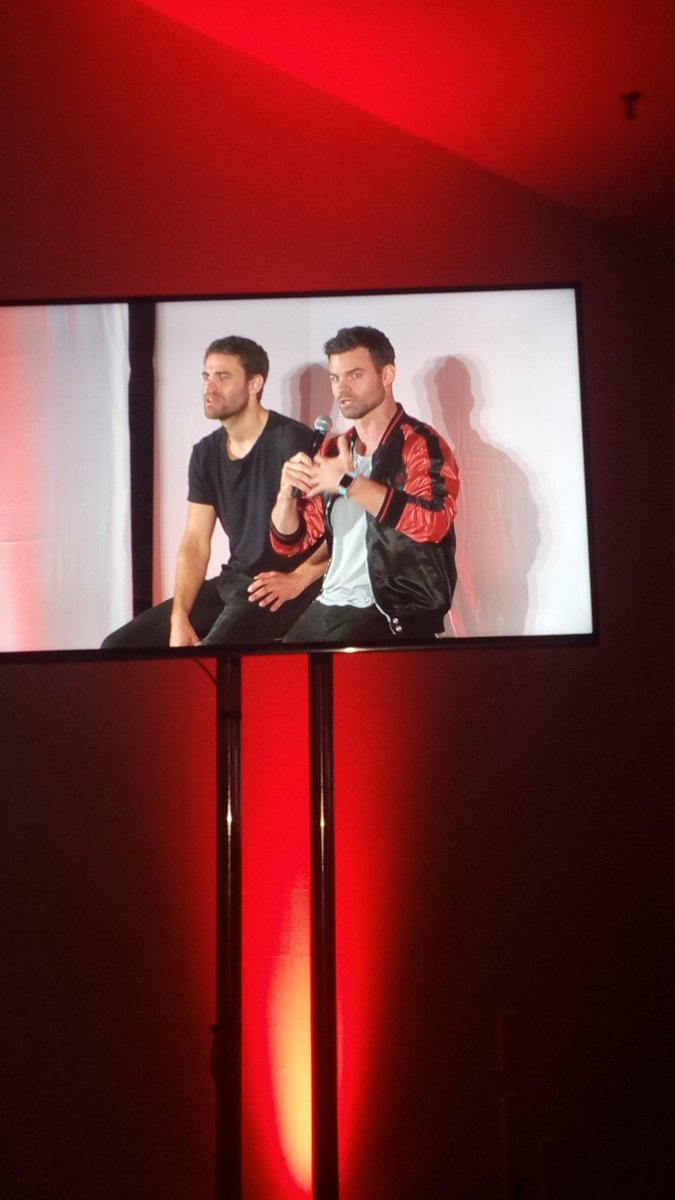mariia_aroca's tweet photo. #bloodynightcon paneles con Daniel y Paul
@BloodyNightCon  muy enamorada de ellos dos. ♥♥♥
Son  tan adorables y hablando en español 😍 https://t.co/lhQyBKN7ly